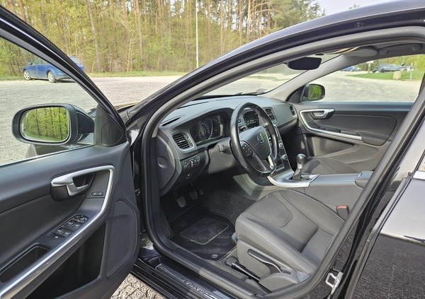 Volvo V60 cena 39900 przebieg: 291000, rok produkcji 2014 z Łomianki małe 529